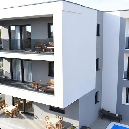 Апартаменты B1villa Срима