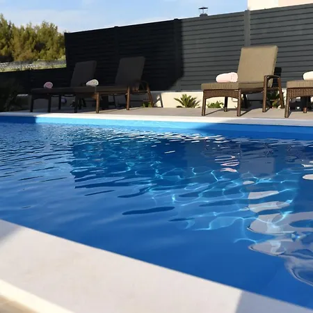 B1villa *